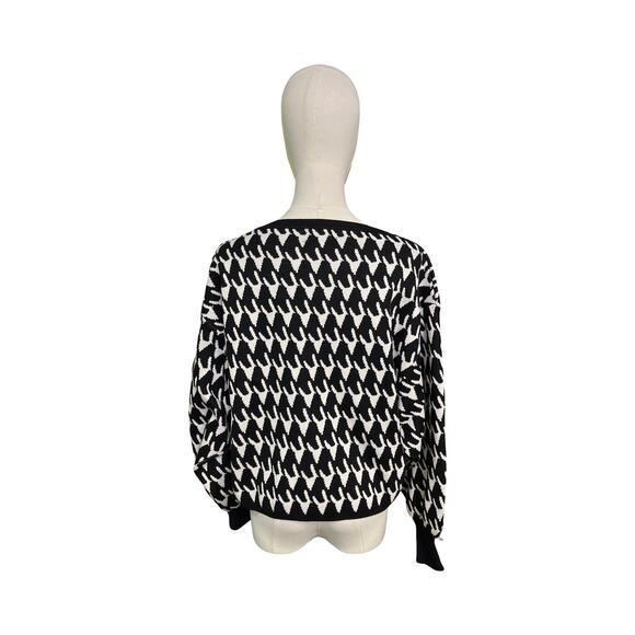 Apricot Batwing Sleeve Black And White Sweater Women’s Size Small EUC - Picture 6 of 11